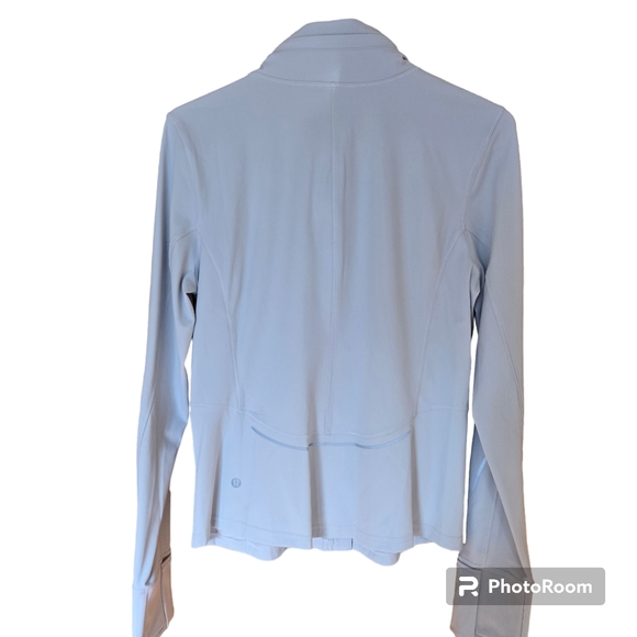 Lululemon Nulux Reflective Running Jacket, color Vapor, size 10 - Picture 6 of 7